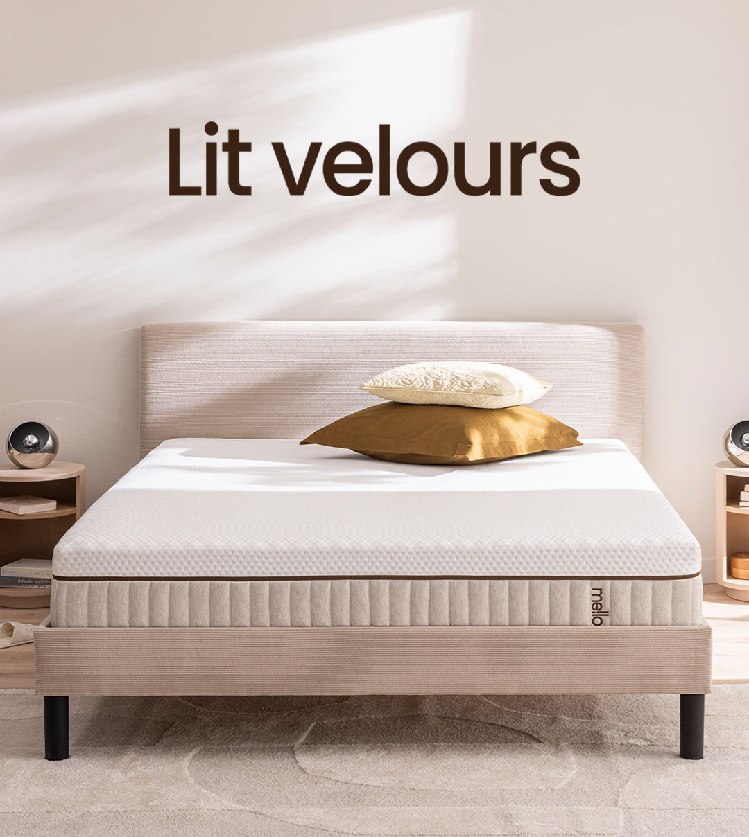 Lit velours de Mello Matelas dans une chambre élégante