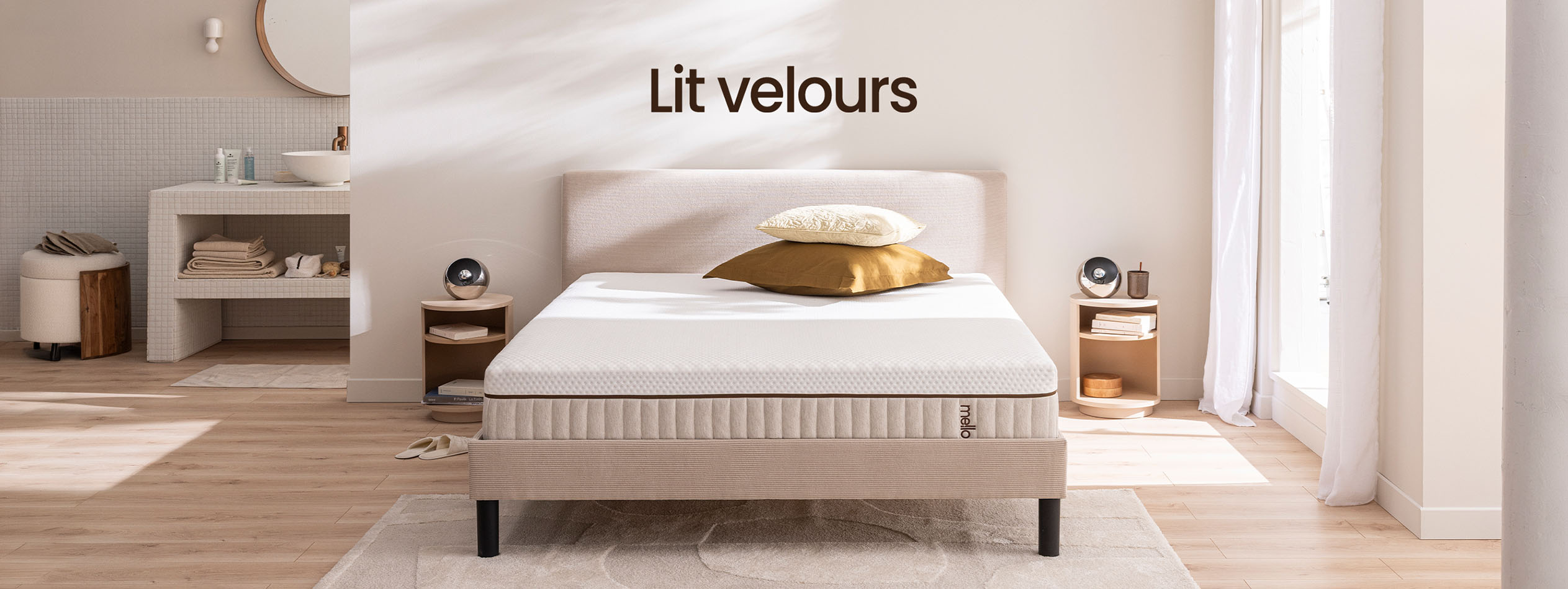 Lit velours de Mello Matelas dans une chambre élégante